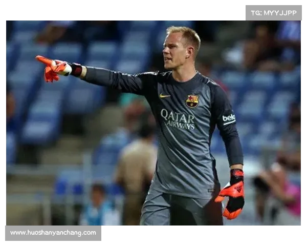 特尔施特根因背伤缺席巴萨季前训练 恢复期尚未确定