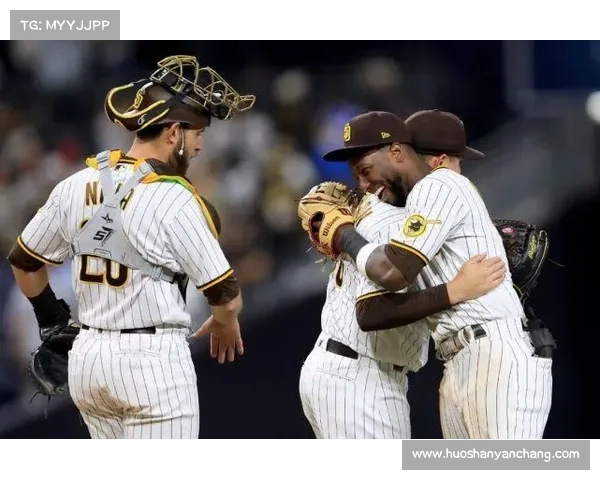 勇士队金河成转会首秀三分本垒打填补游击手火力空缺